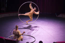 La Vela obre les portes del món del circ a Sabadell  